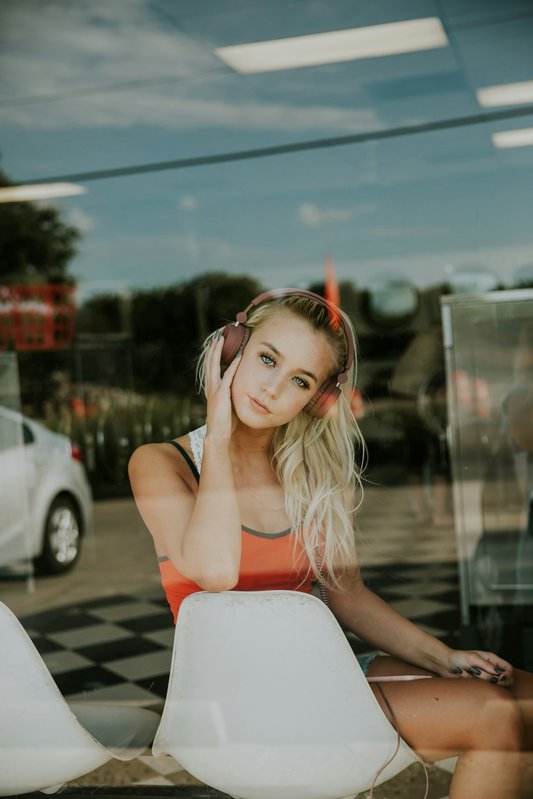 Mia F.